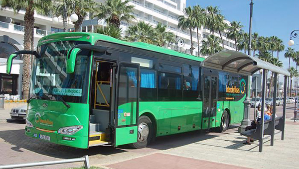 Водители автобусов Кипра: "Верните нашу зарплату!"