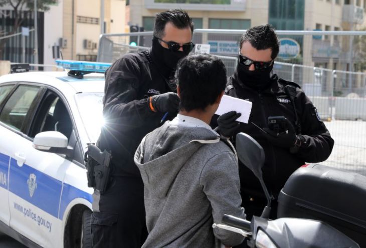 Полиция Кипра оштрафует участников акции протеста возле президентского дворца