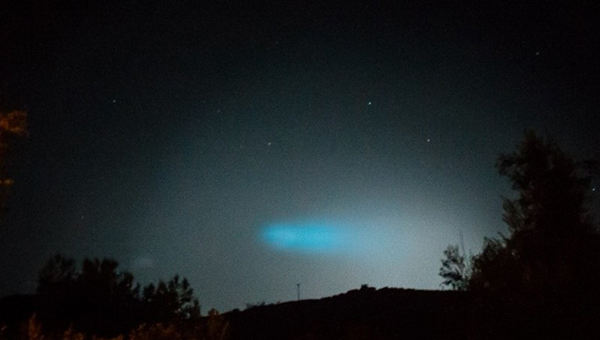 Киприоты сообщили о таинственном голубом свечении в небе | CypLIVE