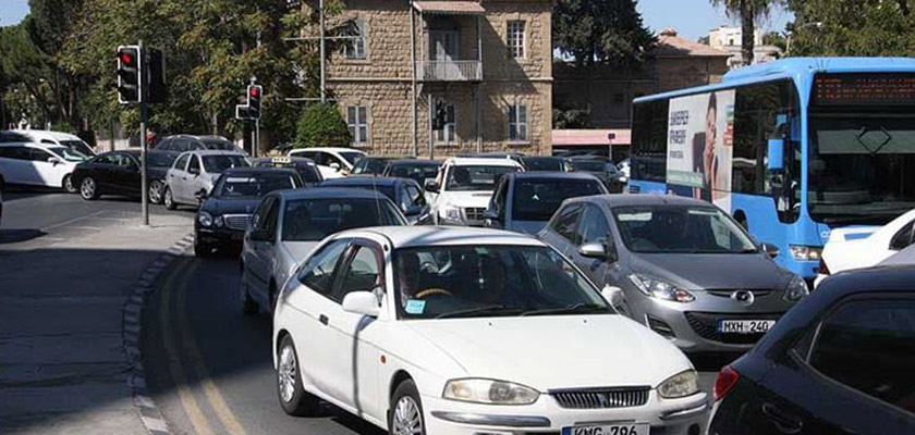 Водители Кипра раздосадованы действиями дорожной полиции во время трехстороннего саммита в Никосии | CypLIVE