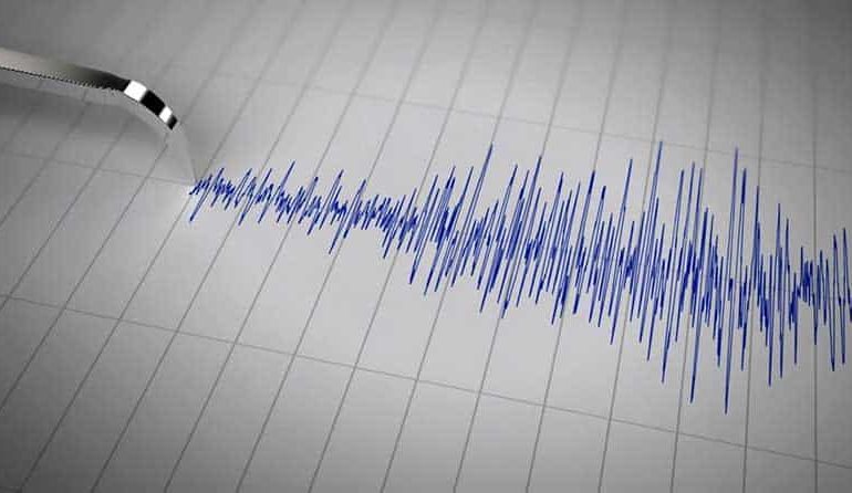 Сильное землетрясение ощущается на Кипре