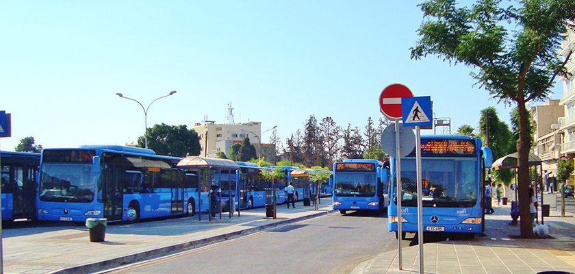 Водителей автобусов Кипра обучат вежливости на дорогах | CypLIVE