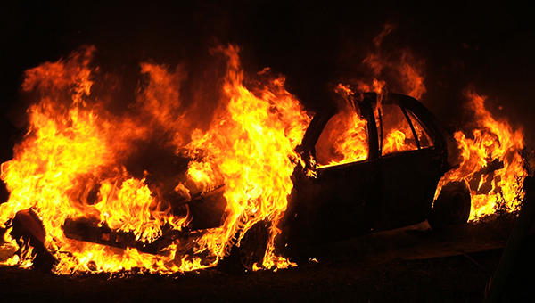 На Кипре мужчина заживо сгорел в своем автомобиле | CypLIVE
