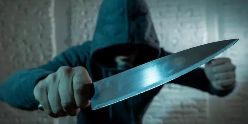 В Лимассоле неизвестный с кухонным ножом ограбил периптеро
