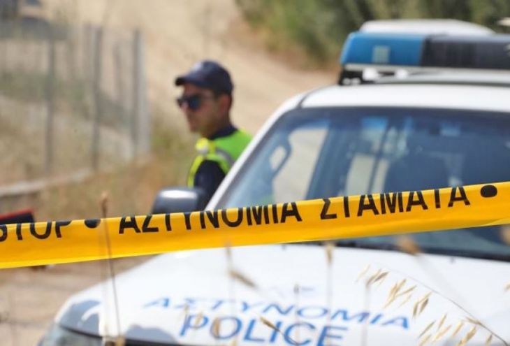 Неизвестные выстрелили в автомобиль с мобильной камерой, которая фиксирует нарушения на дорогах Кипра 