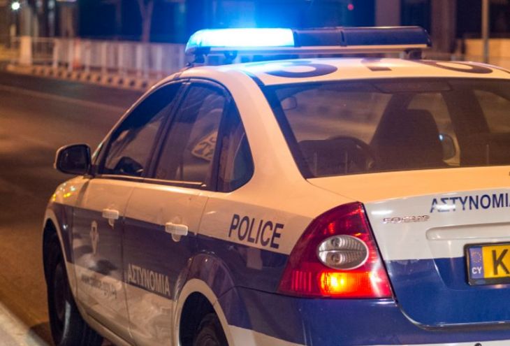 Полиция Кипра приезжала ночью с обыском на семи машинах 