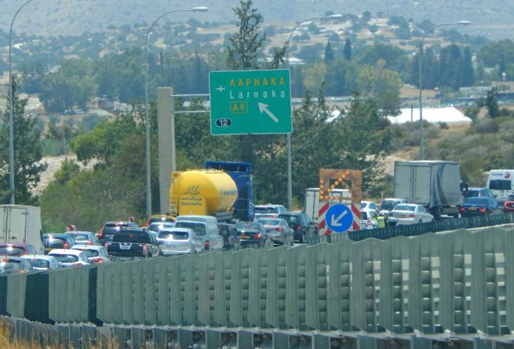 Минтранспорта Кипра работает над новым законом. Он поможет сократить до минимума пробки на скоростных трассах 