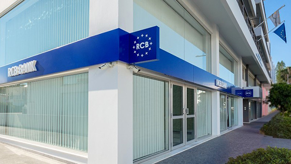 Кипрский RCB Bank отрицает связь между "Панамагейтом" и решением Deutsche Bank | CypLIVE