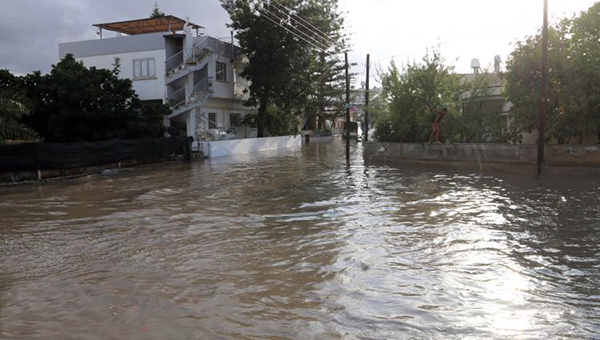 Обрушившиеся на Кипр дожди затопили Фамагусту | CypLIVE