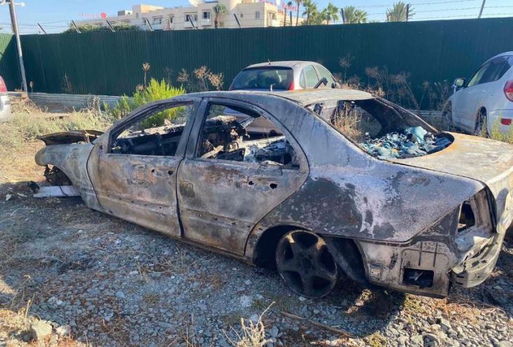 В первом часу ночи в ДТП на Кипре сгорел автомобиль с 32-летней женщиной