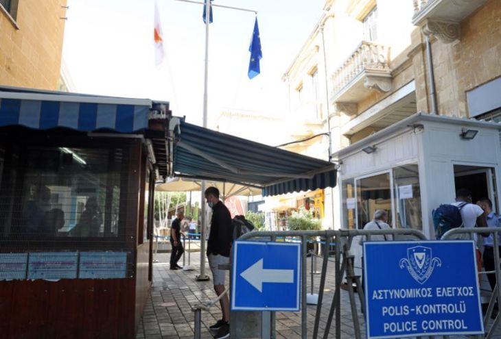 На Кипре задержаны двое подозреваемых в краже у туриста 88 400 евро