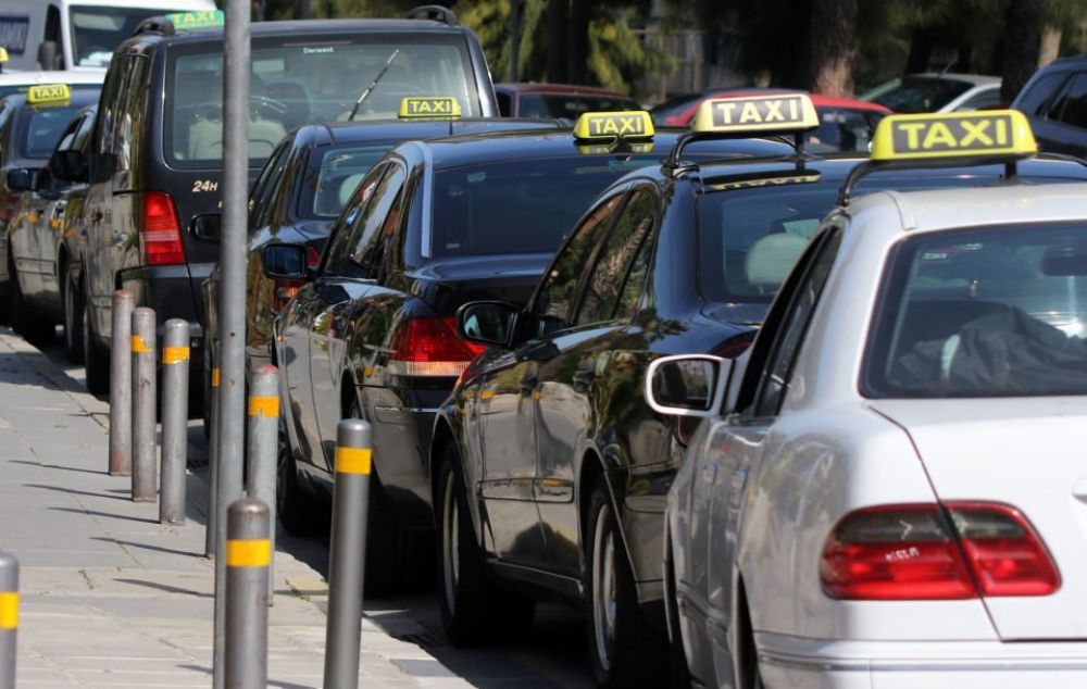 Кипр введет жесткие тарифы на такси из аэропортов - Вестник Кипра