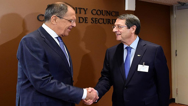 Лавров проводит переговоры с президентом Кипра
