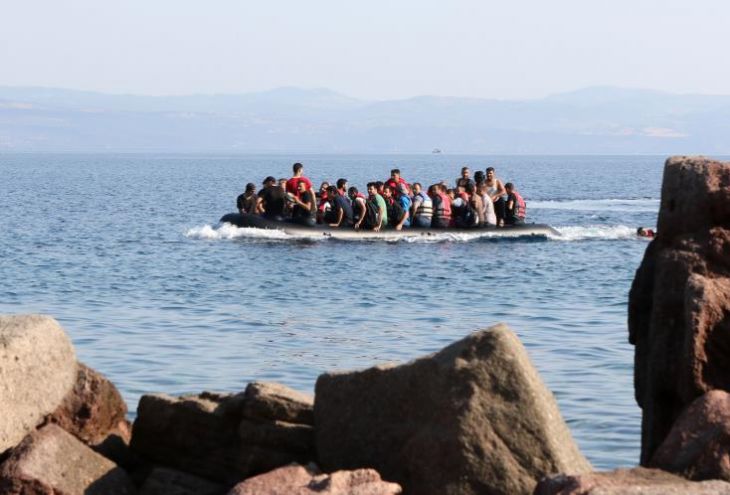 Власти деревни Като Пиргос ждут новые лодки с беженцами 