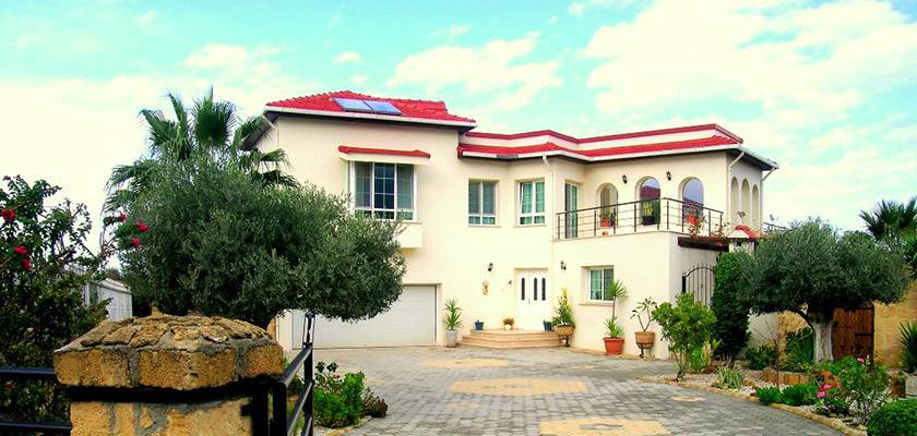 Иностранцы рекордными темпами раскупают недвижимость на Кипре | CypLIVE
