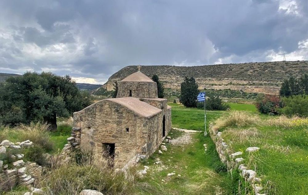 Посмотрите на средневековую церковь в Канду - Вестник Кипра