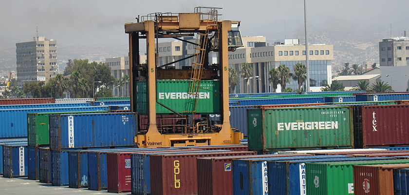 Хранение контейнеров в порту Лимассола стало дешевле | CypLIVE