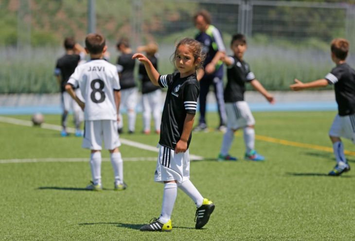 Знаменитый Real Madrid Foundation организует совместно с Aphrodite Hills Resort и Be Free Football детские футбольные лагеря на Кипре