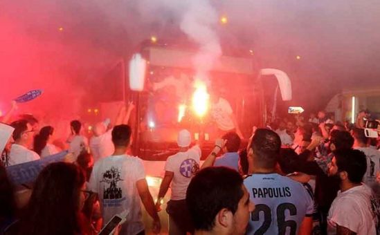 В Лимассоле фанаты «Аполлона» отпраздновали победу - Вестник Кипра