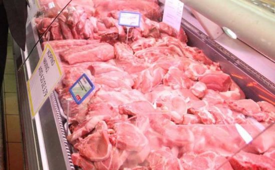 Замороженное мясо  продают как свежее
