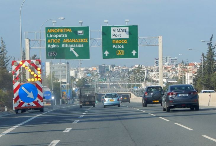 На шоссе Никосия-Лимассол создадут 20 «окон» для выезда на встречную полосу
