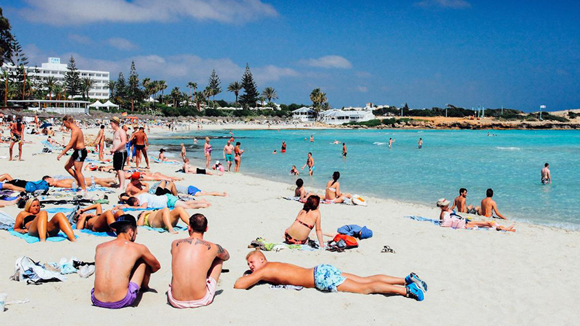 Число туристов на Кипре растет, а их расходы уменьшаются | CypLIVE