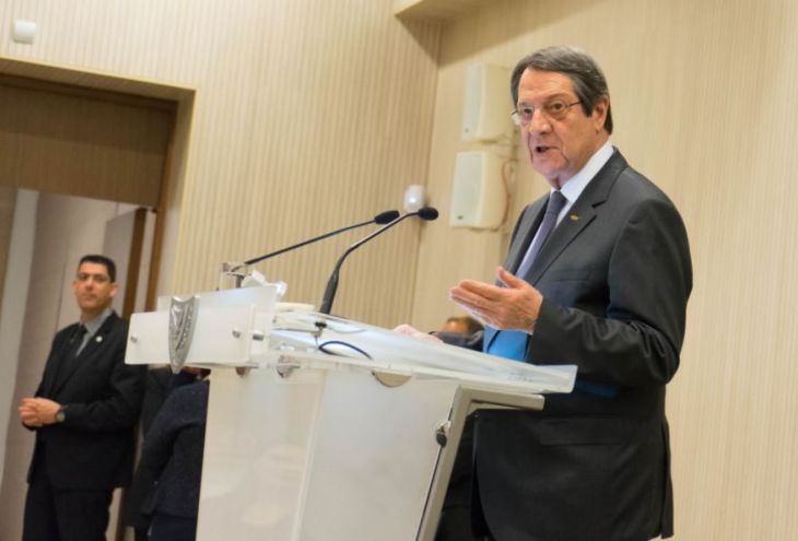 Президент Кипра: «Это мои кумбаросы выдали токсичные кредиты на 7 млрд. евро?!»