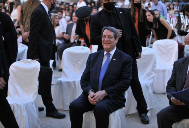 Власти Кипра не планируют вводить браслеты для невакцинированных 