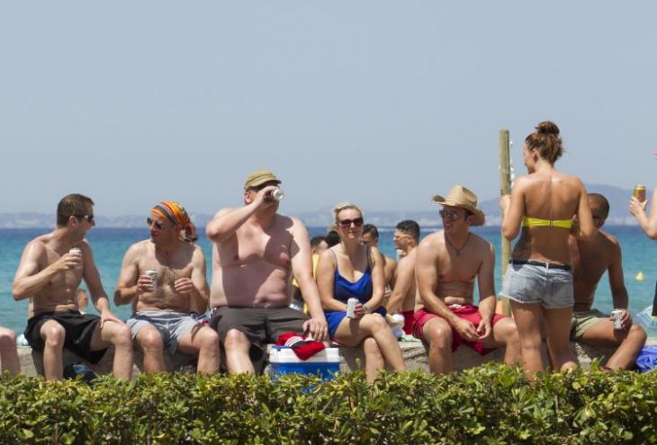 «Отравившиеся» британские туристы отсудили у кипрских отелей 5 миллионов евро за два года 
