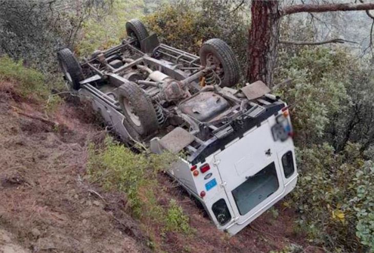 В Троодосе упал с обрыва джип с шестью туристами 