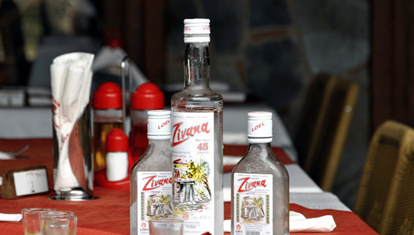 Продавцы несколько лет подряд воровали алкоголь из магазина в Пафосе | CypLIVE