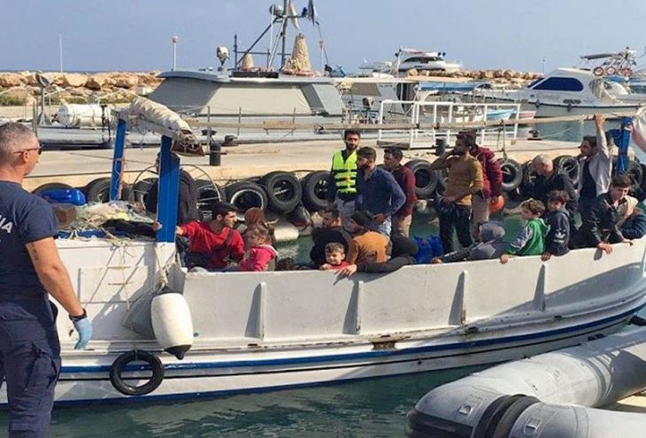 На Кипр приплыли еще 28 беженцев