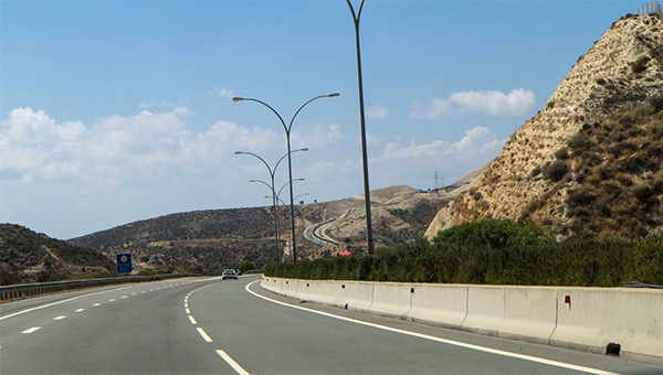 Полиция Кипра задержала подростка за превышение скорости