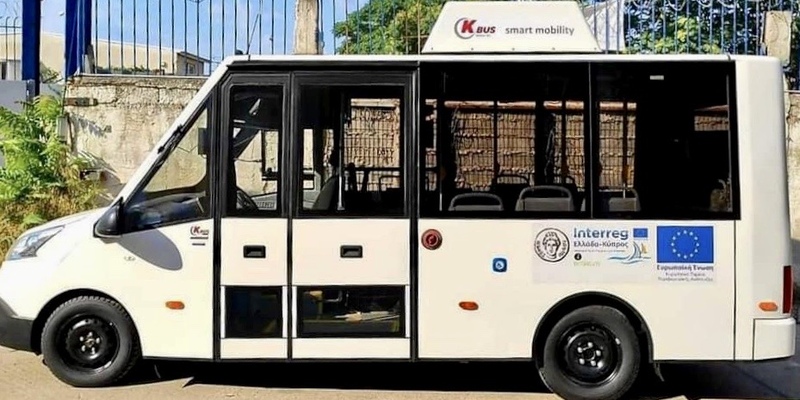 На Кипре начал работу бесплатный электрический автобус