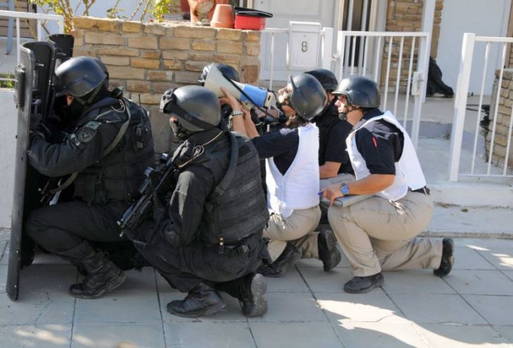В Пафосе идут учения полиции