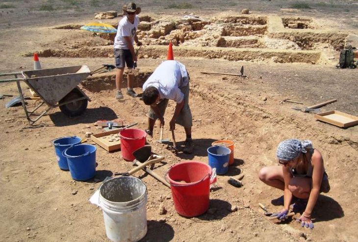В деревне Эрими обокрали археологов 