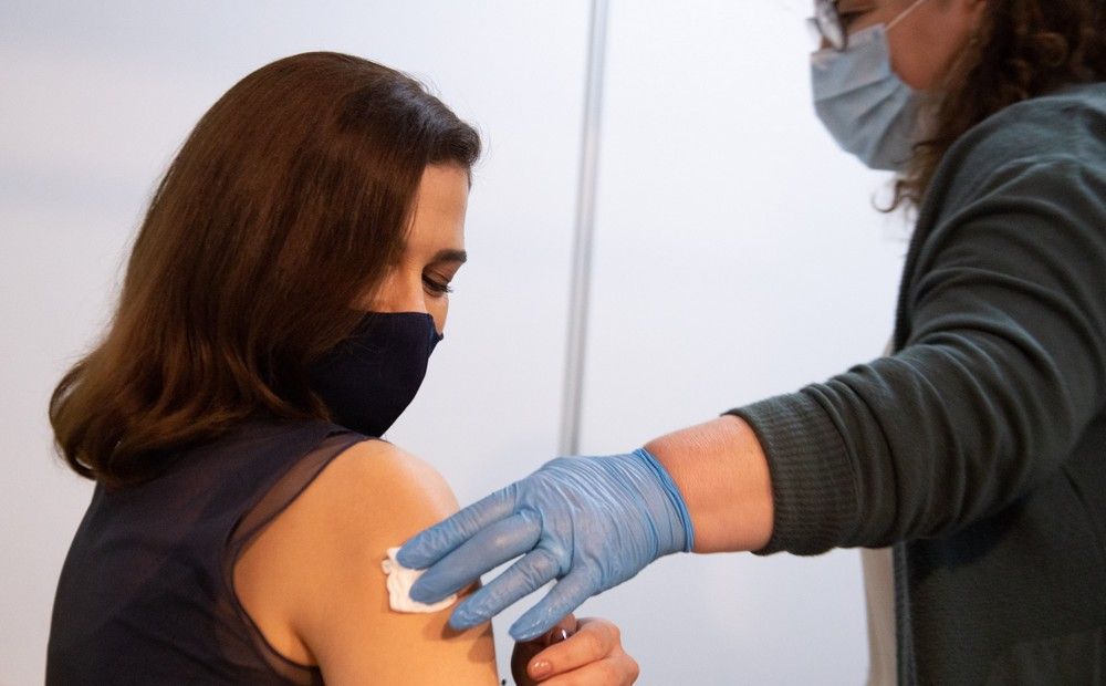 Правительство Кипра привилось вакциной AstraZeneca - Вестник Кипра
