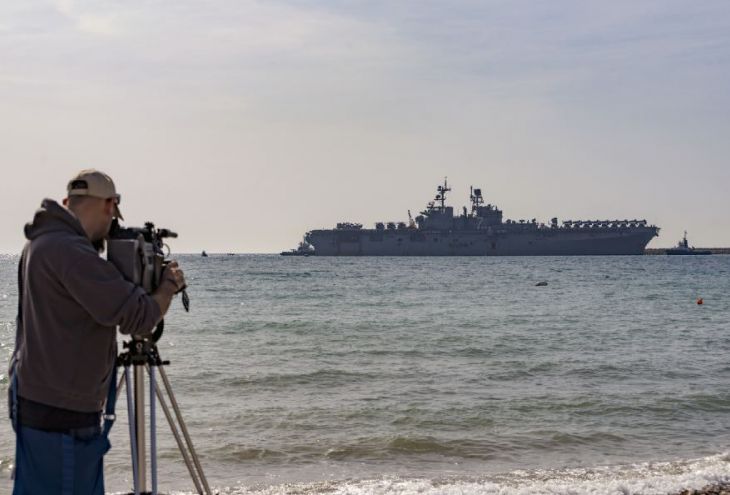 В Лимассол пришел десантный корабль США Iwo Jima (фото)