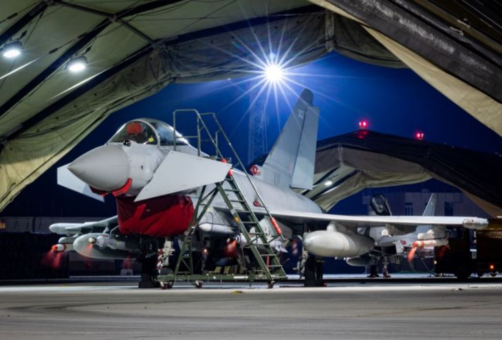 На британскую базу Акротири на Кипре прибыли четыре истребителя «Тайфун». Чтобы защитить Украину