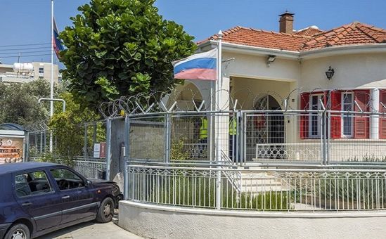 Мужчина атаковал консульство России на Кипре - Вестник Кипра