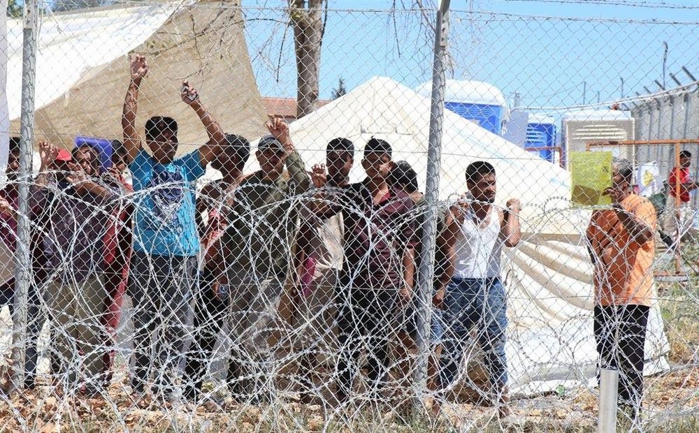 Вестник Кипра - Беженцы устроили массовую драку
