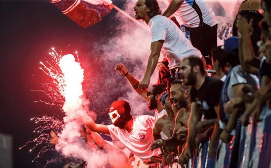 На футбол больше нельзя ходить… с факелами - Вестник Кипра