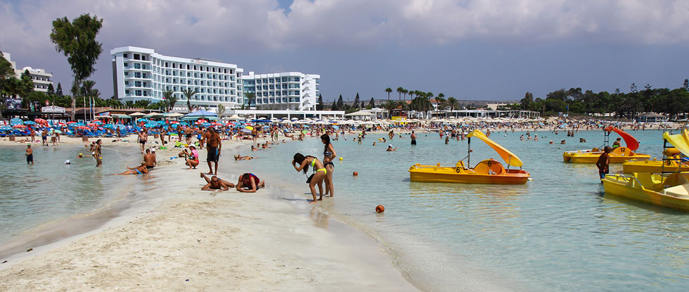 Количество туристов на Кипре в марте увеличилось на 40%