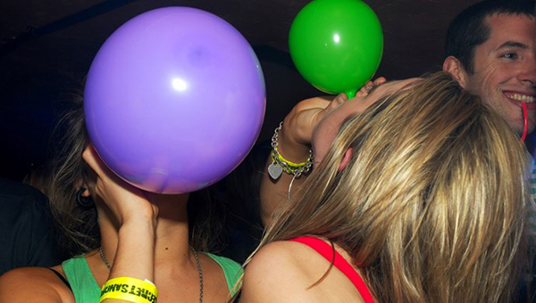 В Кипрских клубах обнаружен новый наркотик – веселящий хиппи-крэк