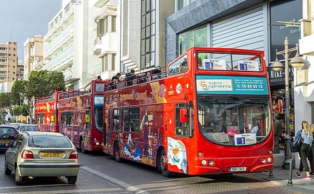 Знаменитые «красные автобусы» теперь и на Кипре - Вестник Кипра