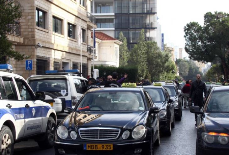Таксисты грозят перекрыть главные улицы столицы Кипра