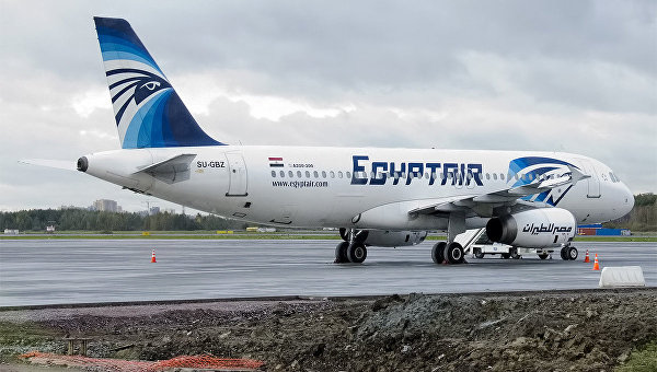 Захватчик самолета EgyptAir отпустил в аэропорту Ларнаки граждан Египта | CypLIVE