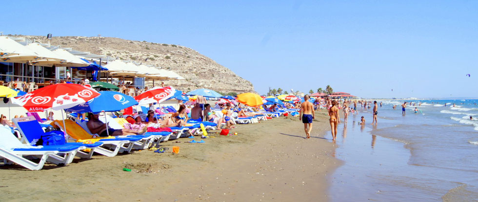 Рабочий день спасателей на пляжах Кипра продлен на 2 часа