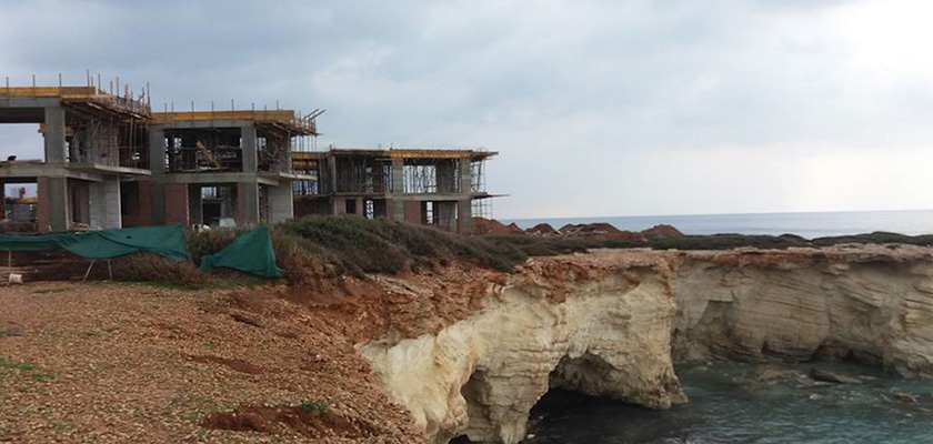 Минсельхоз Кипра внесет ясность в строительство у пещер в Пейе | CypLIVE