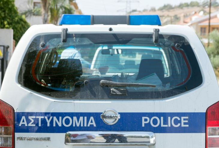 Власти Кипра расследуют случай внезапной смерти в патрульной машине